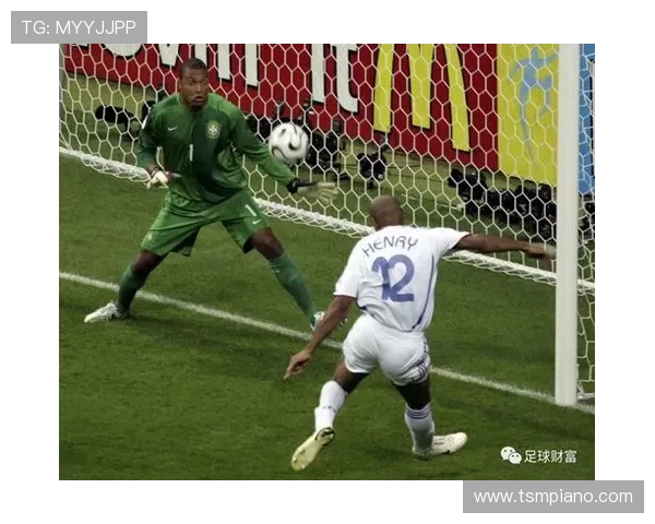 足球球星破产背后的真相：财富背离与生活选择的复杂交织